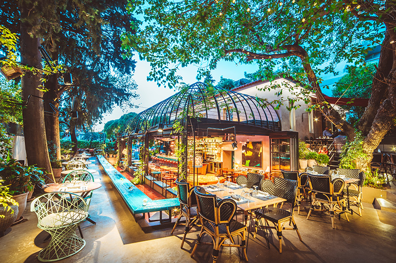 Artisanal Lounge & Gardens