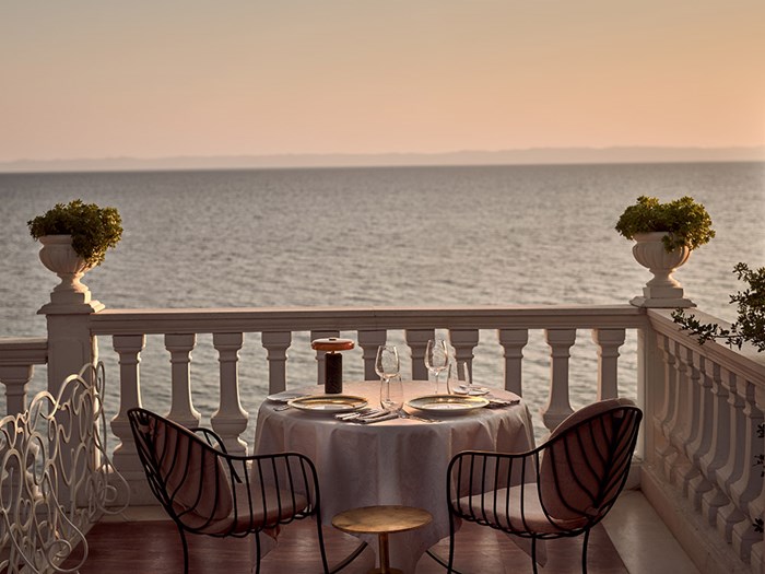 The Squirrel - Χρυσοί Σκούφοι