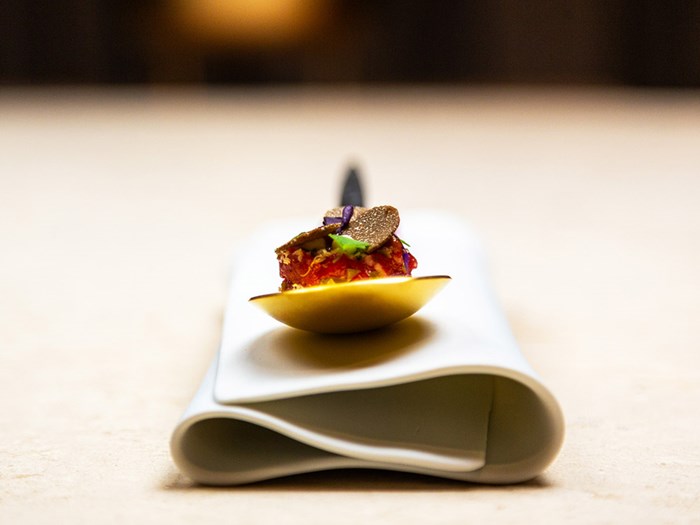 Makris Athens - Χρυσοί Σκούφοι