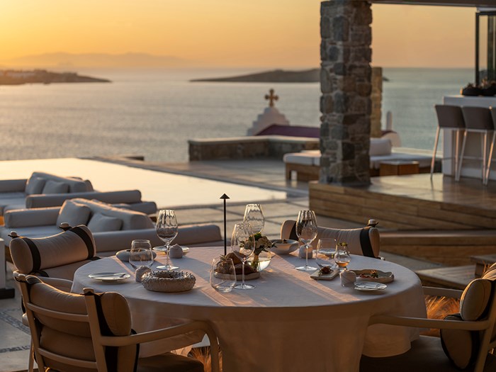 Yēvo  - Χρυσοί Σκούφοι