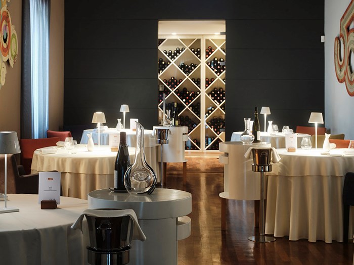 Botrini's Athens  - Χρυσοί Σκούφοι