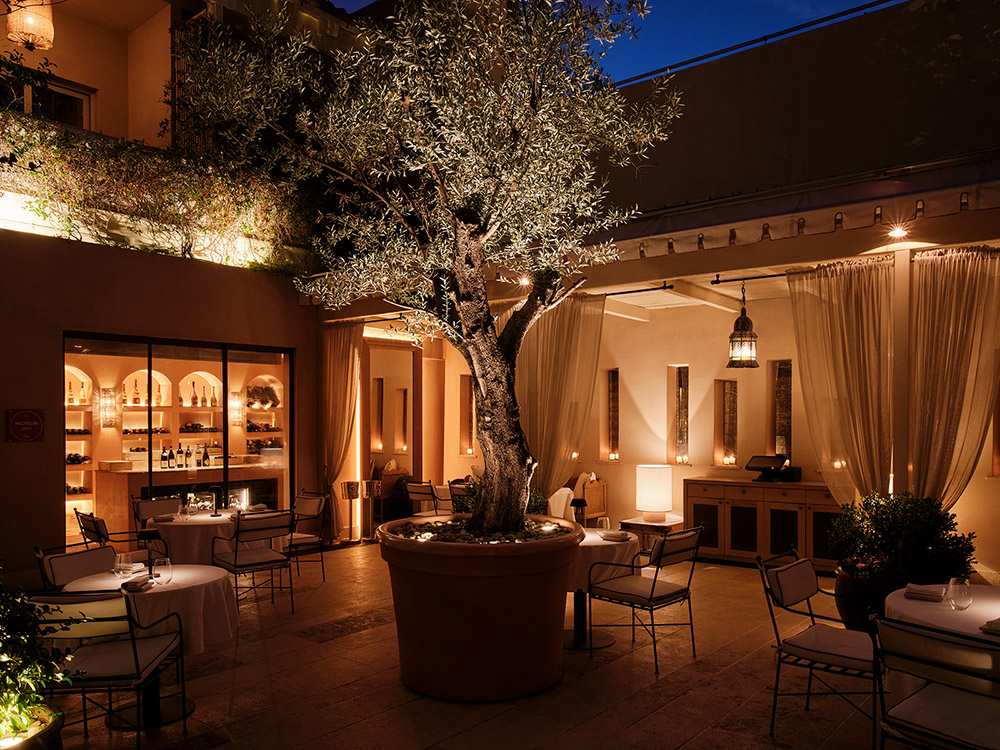 Patio - Χρυσοί Σκούφοι