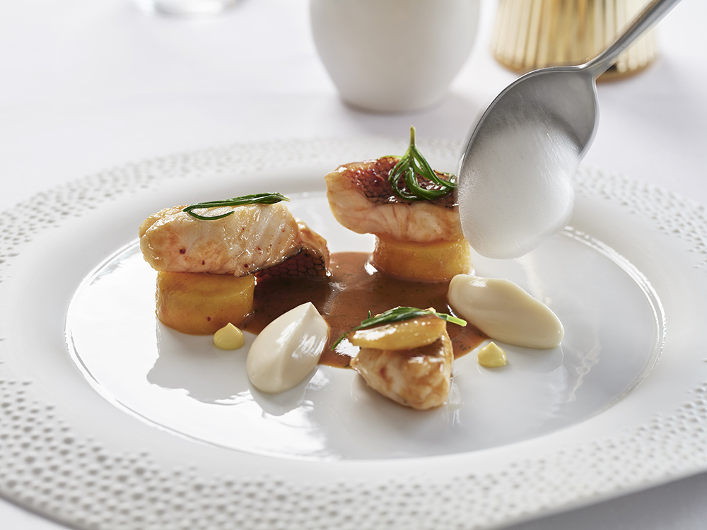 Botrini's Mykonos - Χρυσοί Σκούφοι