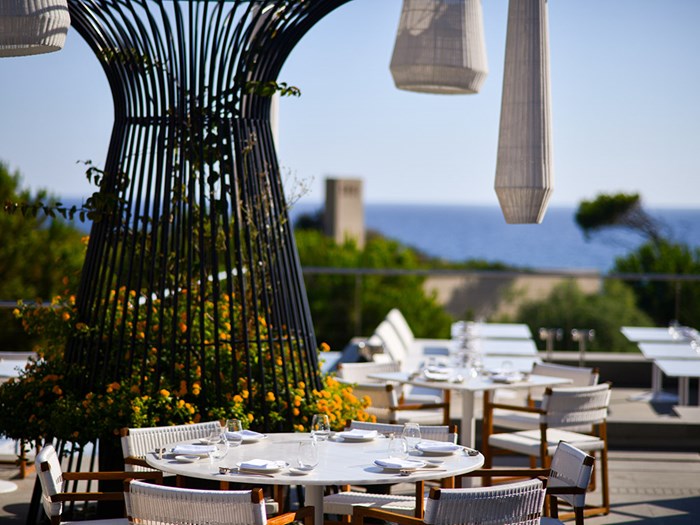 Onuki Costa Navarino - Χρυσοί Σκούφοι