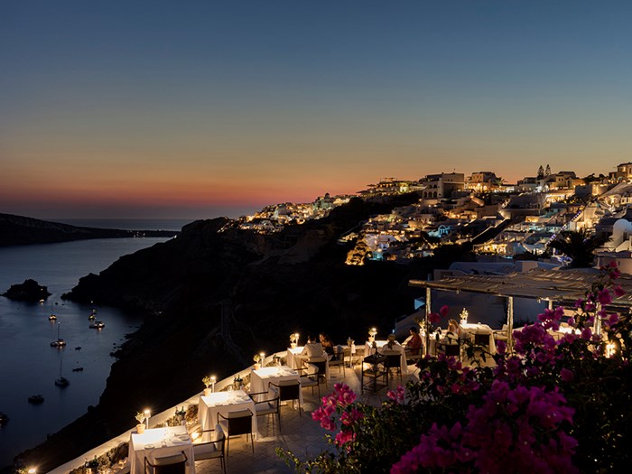 Petra Restaurant  - Χρυσοί Σκούφοι