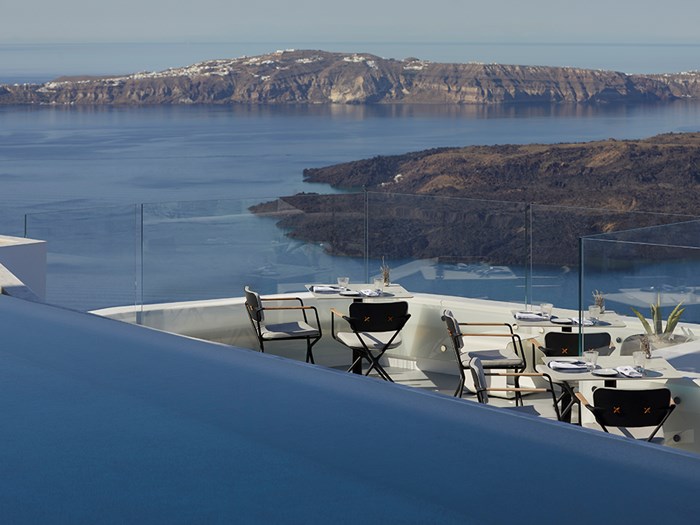 Varoulko Santorini - Χρυσοί Σκούφοι