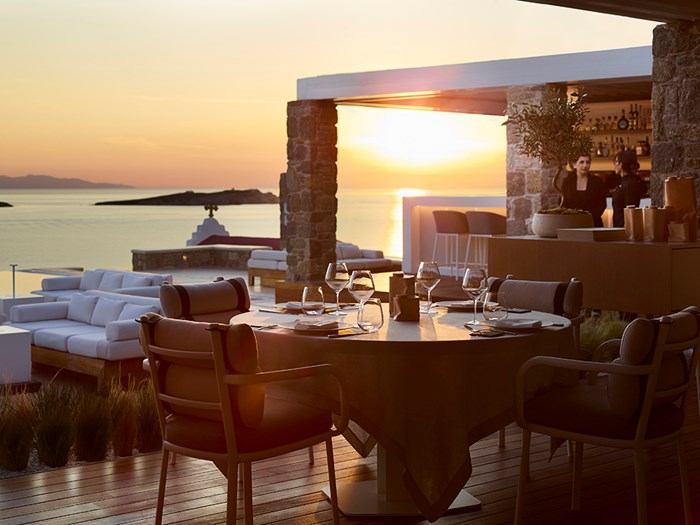 Yēvo  - Χρυσοί Σκούφοι