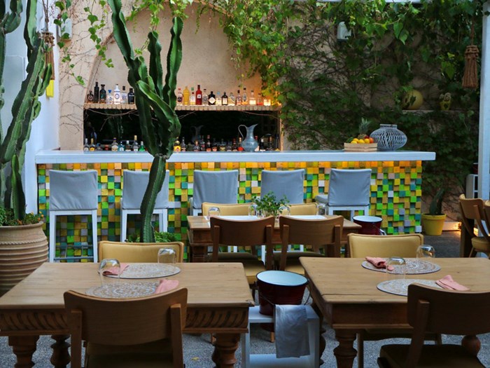 Avant Garden - Χρυσοί Σκούφοι