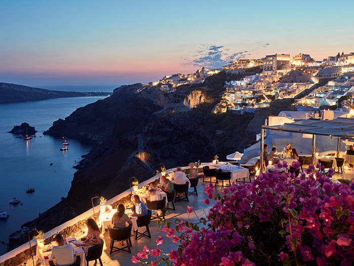 Petra Restaurant  - Χρυσοί Σκούφοι