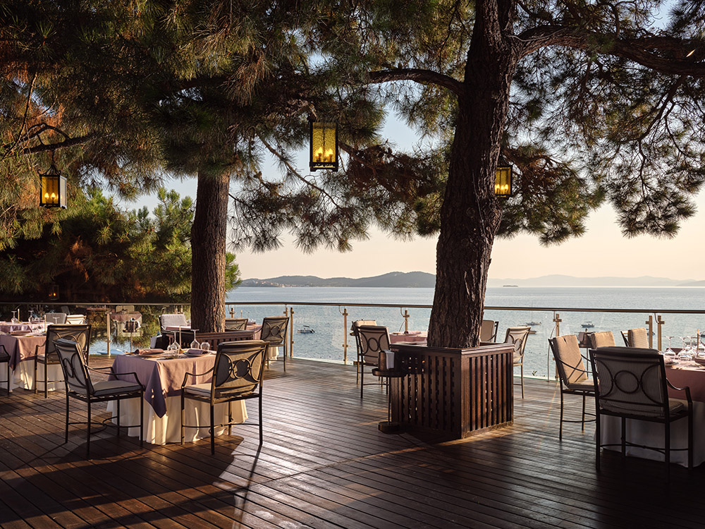 Kamares  - Χρυσοί Σκούφοι