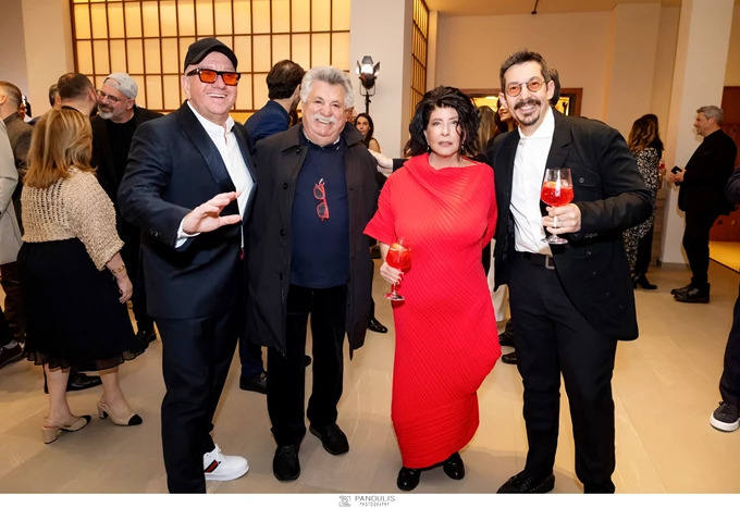 Η Άννη Ηλιοπούλου με τους βραβευμένους chef-patrons Έκτορα Μποτρίνι, Λευτέρη Λαζάρου και Αλέξανδρο Τσιοτίνη. (2025)