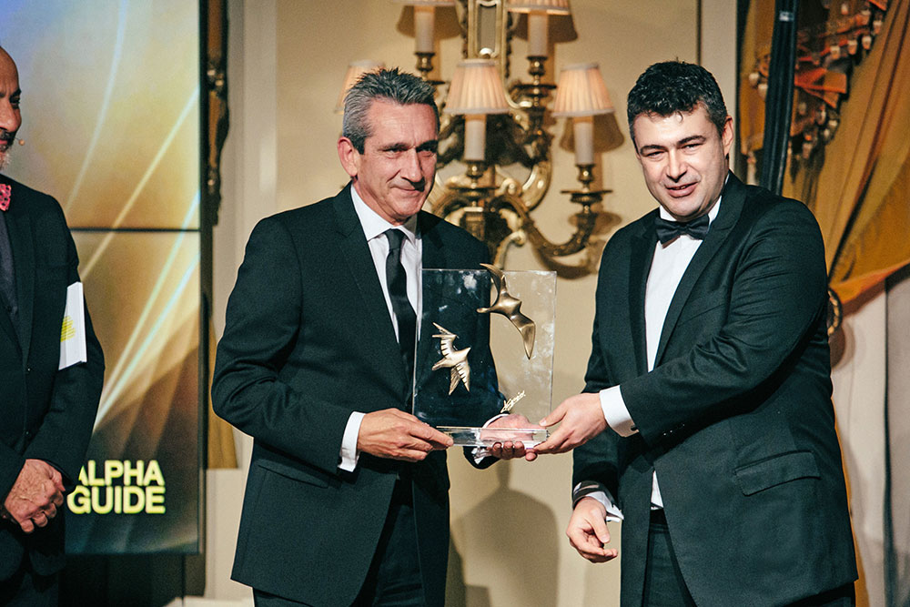 Ο εκδότης του «αθηνοράματος» Δημήτρης Ηλιόπουλος απένειμε ειδικό βραβείο στον περιφερειάρχη Νοτίου Αιγαίου Γιώργο Χατζημάρκο για την ανάδειξη του Νοτίου Αιγαίου σε «Γαστρονομική Περιφέρεια της Ευρώπης 2019» και τις προσπάθειές του για τη διεθνή αναγνώριση της ελληνικής κουζίνας. (2019)