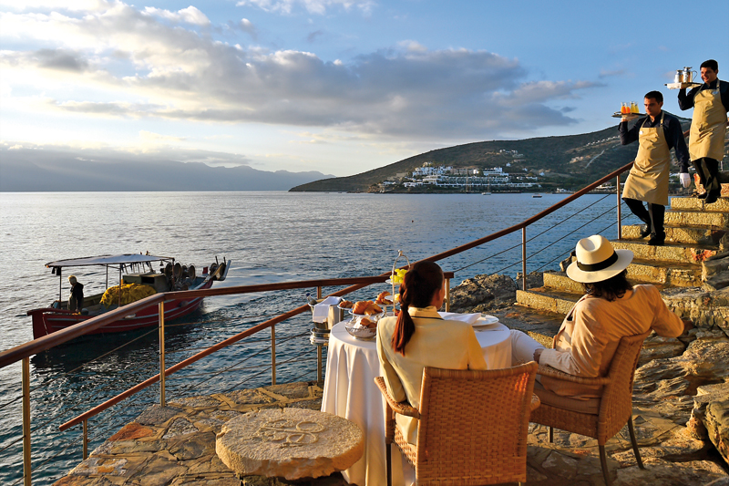 Στο «Elounda Beach» το lifestyle «AND» ολοκληρώνει φέτος την προσωπικότητά του 