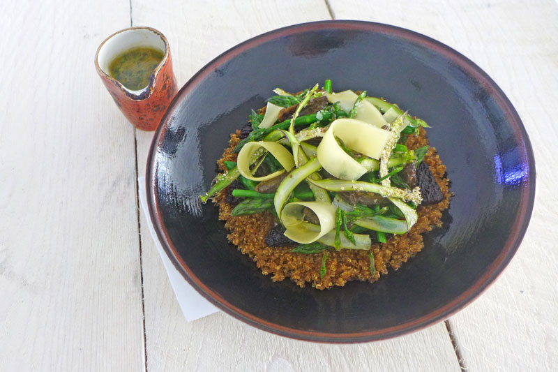 quinoa, morilles, σπαράγγια 