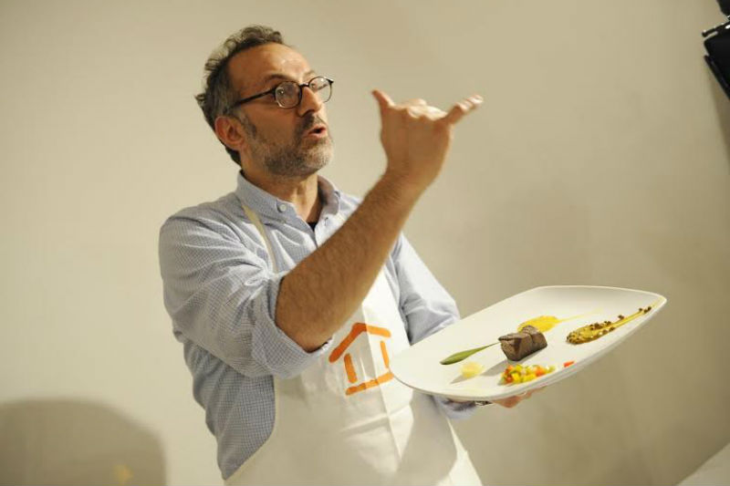 O Massimo Bottura - Χρυσοί Σκούφοι