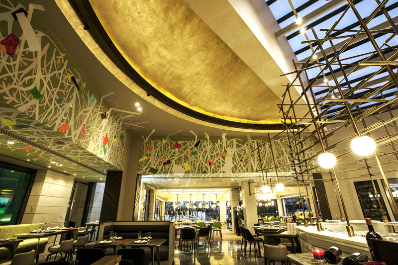 Το «Dome Real Cuisine» καλλιεργεί την υψηλή κρεοφαγία στη Θεσσαλονίκη.  - Χρυσοί Σκούφοι
