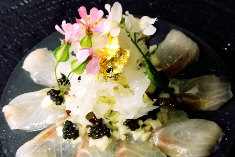 «Katsu»: sushi-αποκάλυψη στη Σάνη - Χρυσοί Σκούφοι