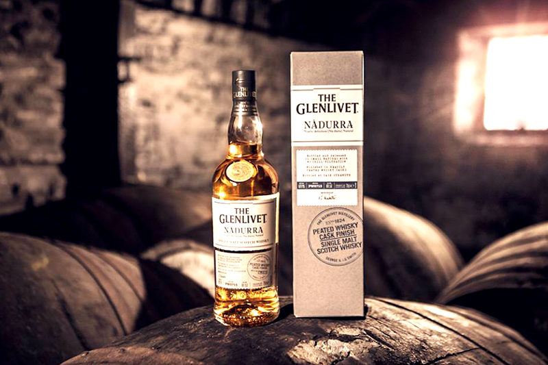 Glenlivet Nadurra: μια νέα premium σειρά ουίσκι επιστρέφει στην παράδοση - Χρυσοί Σκούφοι