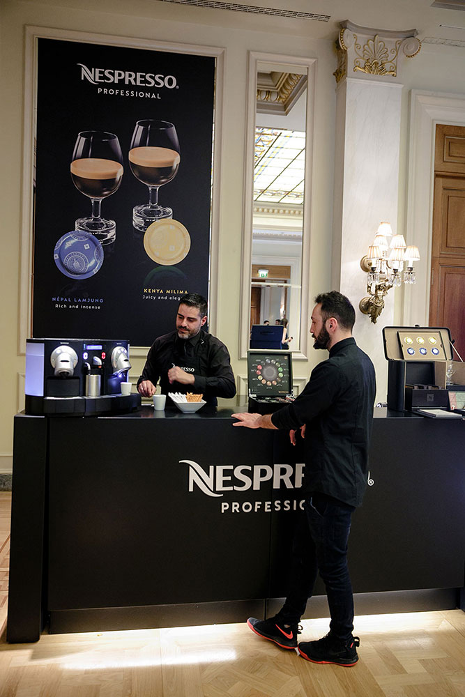 Οι premium καφέδες της Nespresso έδωσαν τη δική τους ξεχωριστή παρουσία στην υποδοχή και έκλεισαν ιδανικά το δείπνο. 