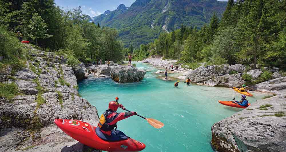 Tο κολύμπι και τα water sports είναι ό,τι πρέπει για να χαρείς τα υπέροχα ποτάμια της περιοχής. 