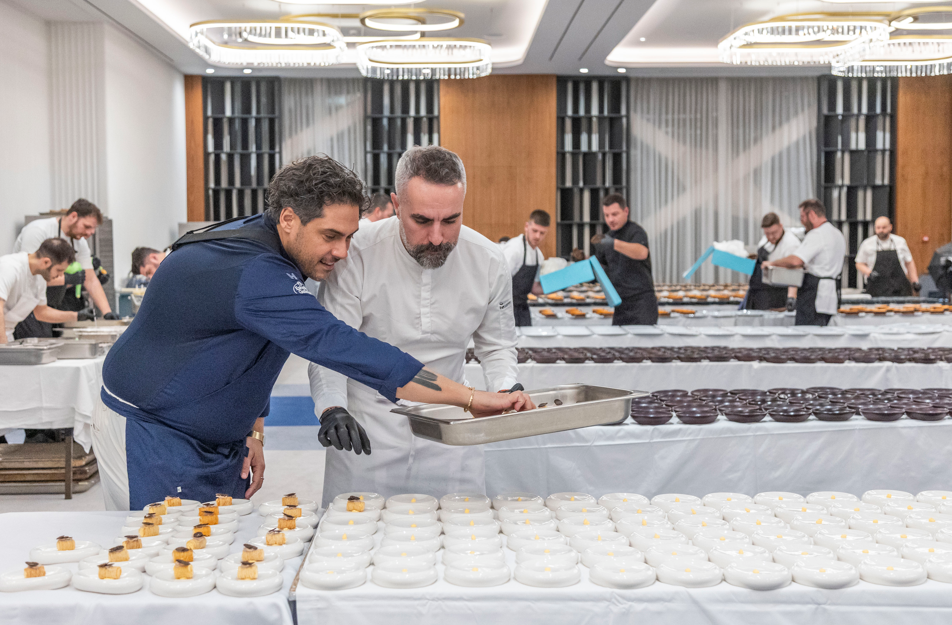 Χρυσοί Σκούφοι 2026: Η γαστρονομία μιας ανατρεπτικής βραδιάς πράξη-πράξη - Χρυσοί Σκούφοι